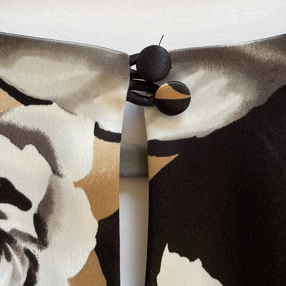 White House black market women’s top - Picture 5 of 5